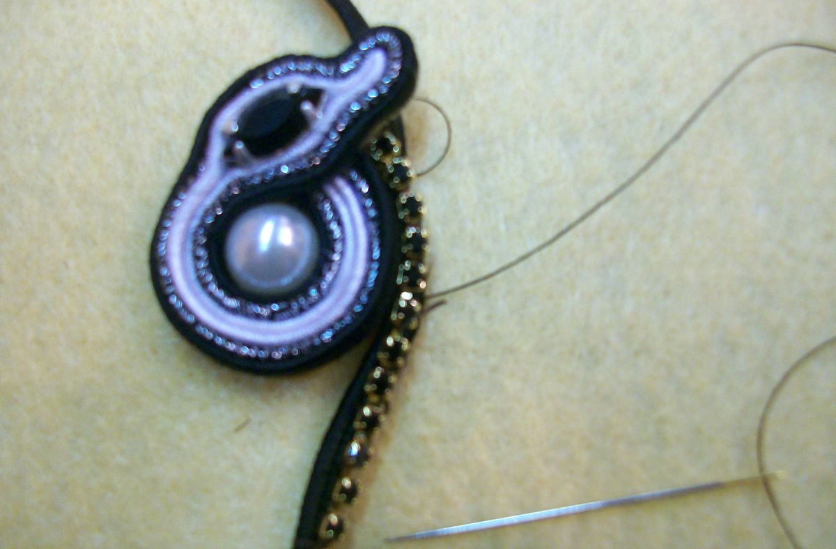 tecnica soutache adorno paso4