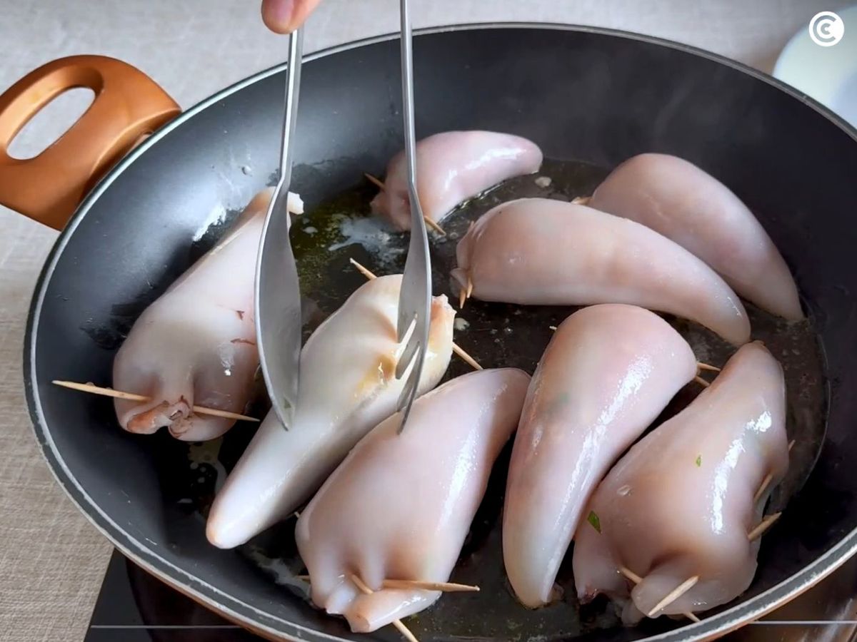 Dorar los calamares rellenos