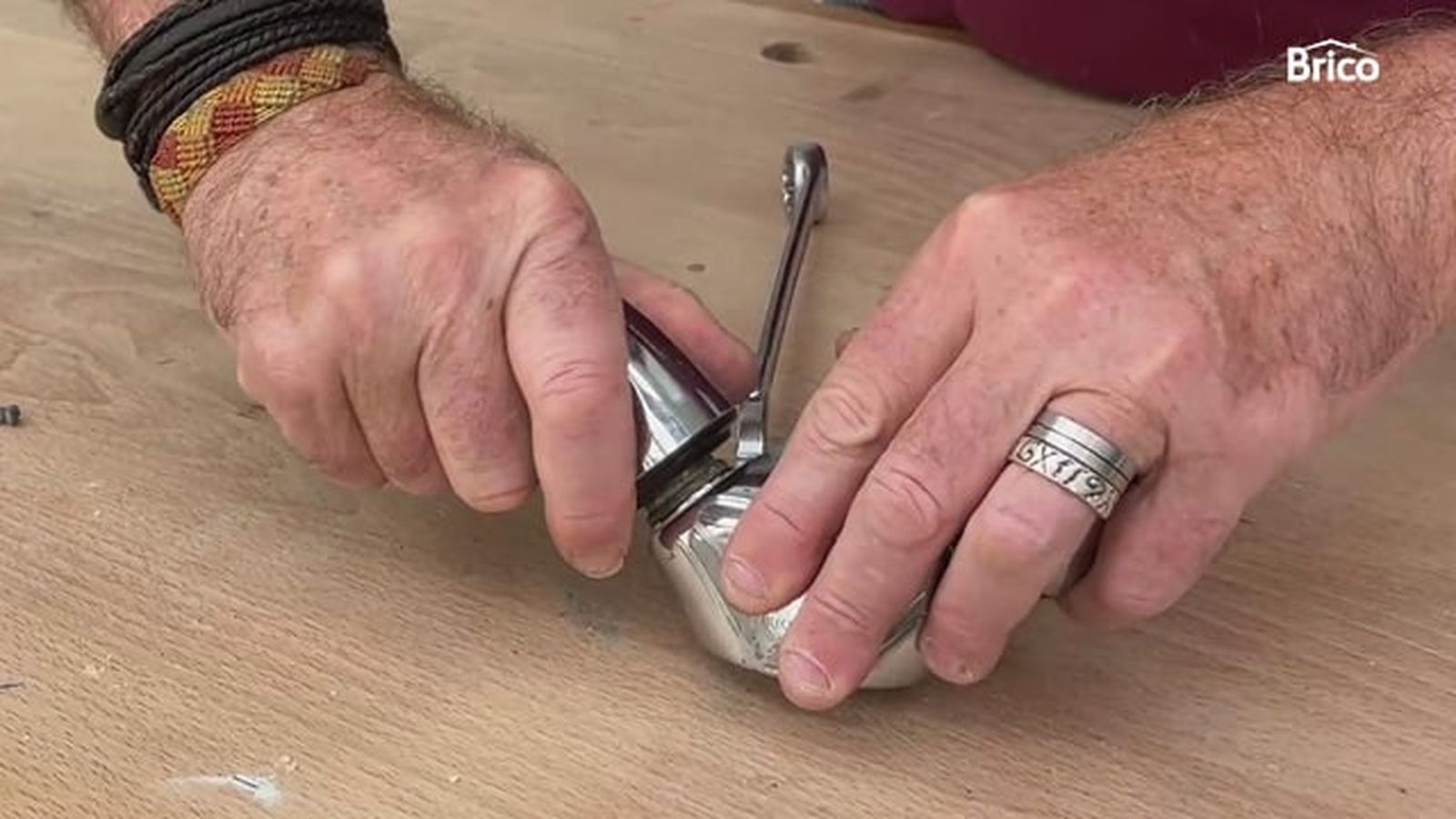 como arreglar un grifo bimando que gotea paso 5 como arreglar un grifo bimando que gotea paso 5