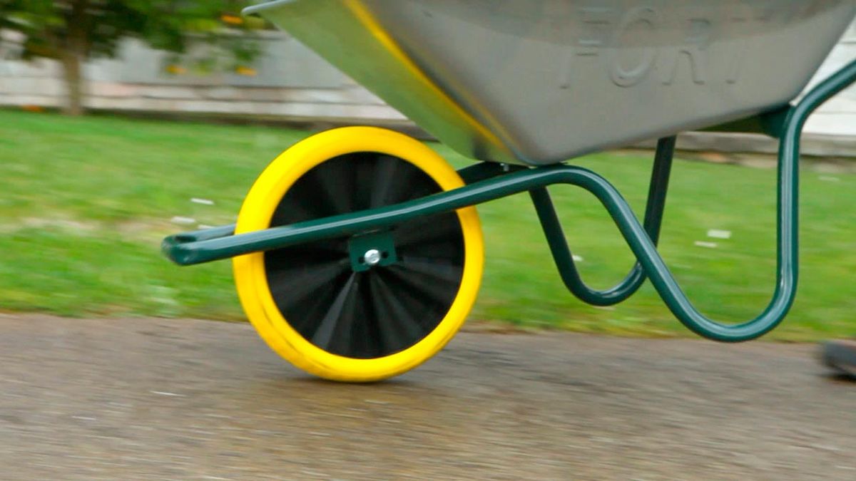 Cambiar rueda de carretilla paso 8