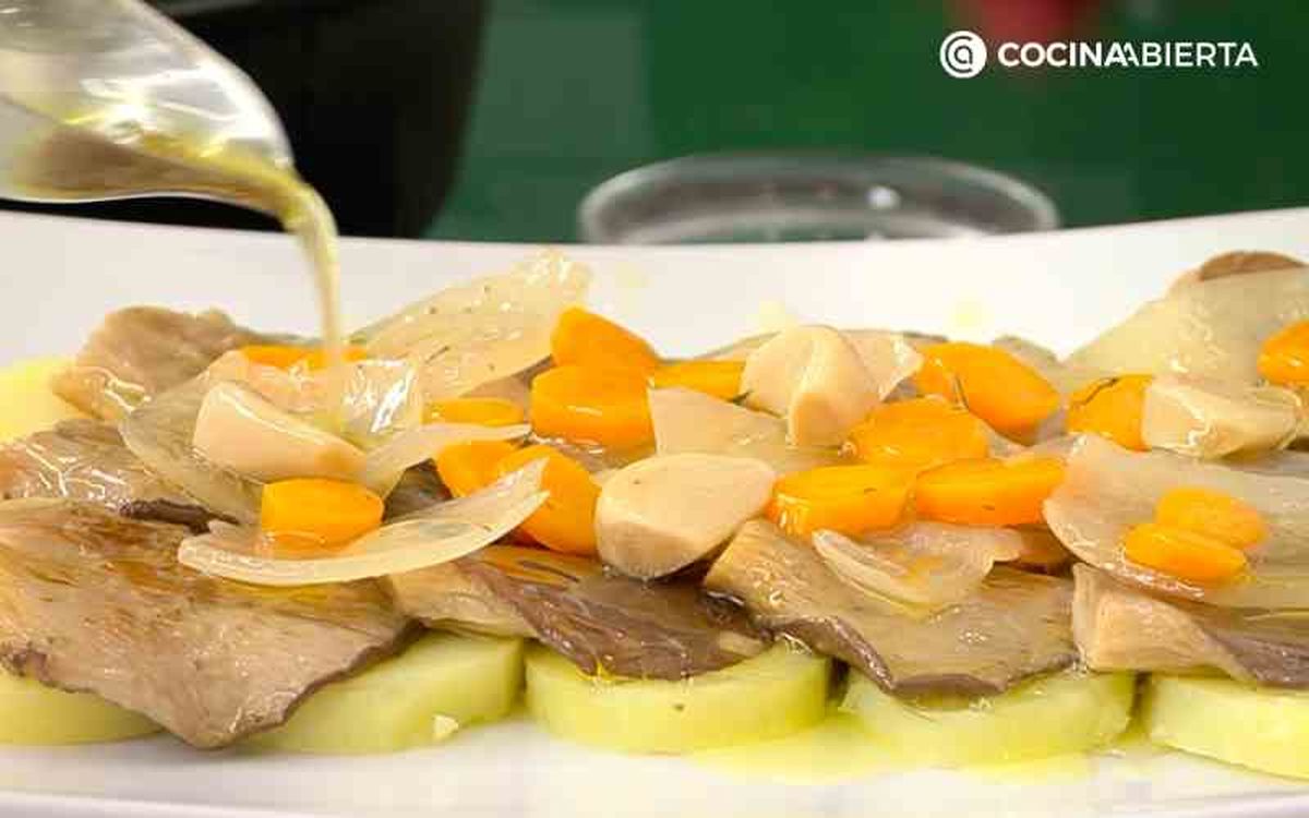 Sirve las setas en escabeche