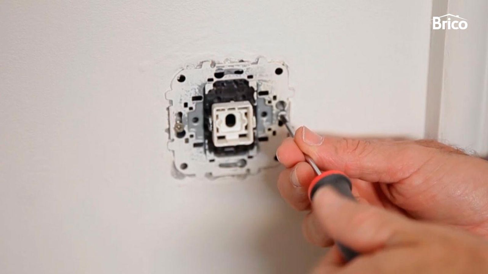 Colocar un interruptor regulador de luz paso 3 Colocar un interruptor regulador de luz paso 3