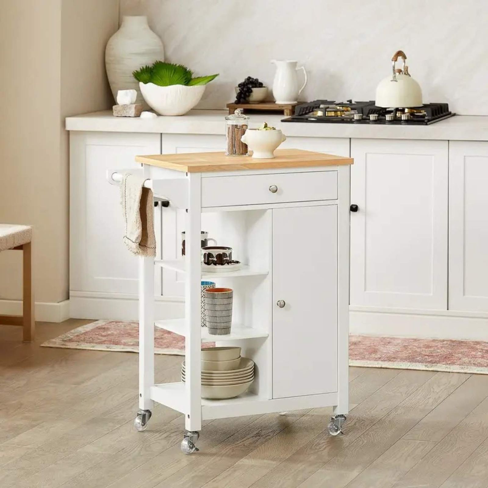 Carrito de cocina de madera Amelia-Rae. Carrito de cocina de madera Amelia-Rae.