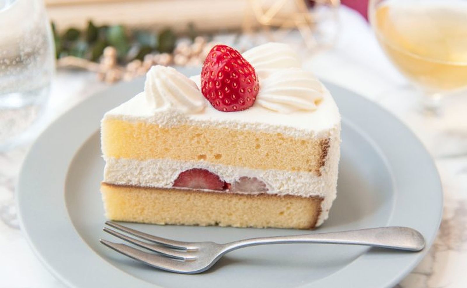 pastel relleno nata fresas japon
