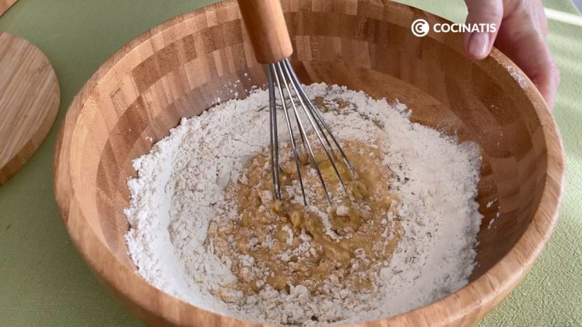 Preparamos la masa de los roscos