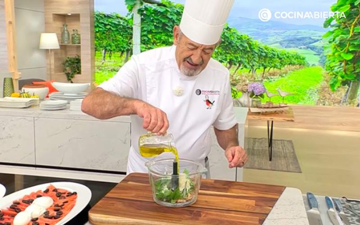 Prepara la salsa pesto con nueces