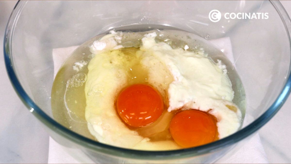 receta bizcocho en freidora de aire paso 1