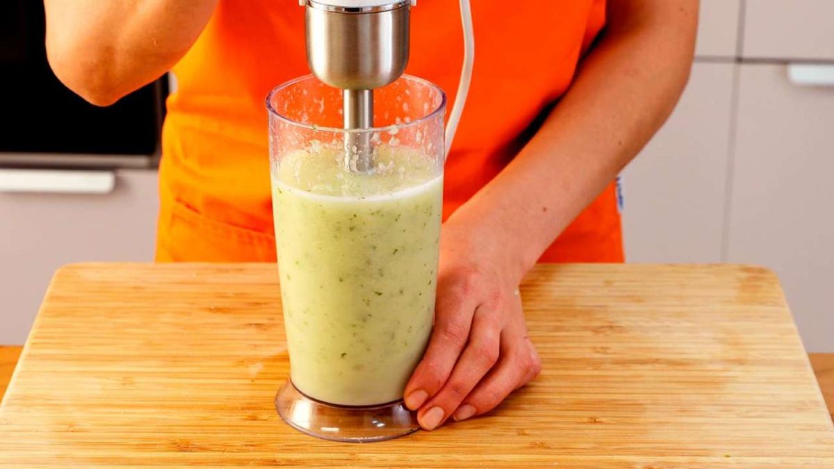 Receta de gazpacho de melón y menta   paso 3