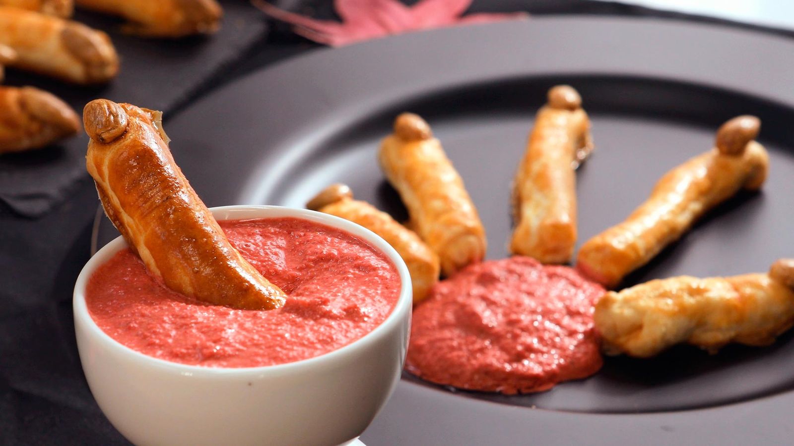 Dedos de bruja con hummus 