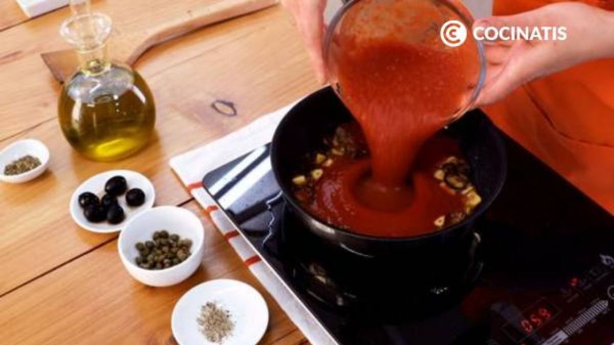 Cómo hacer salsa puttanesca  paso 2