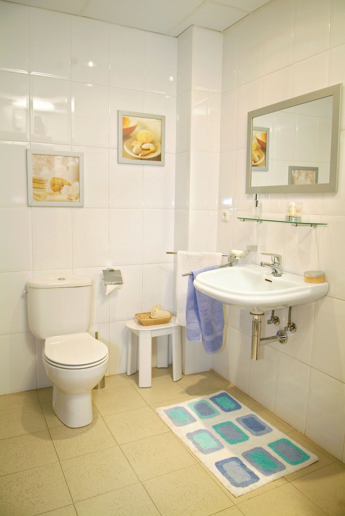 Colocación de accesorios en el baño paso 10