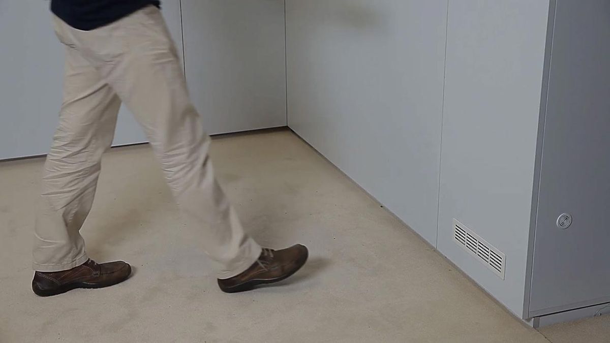 Colocar una rejilla de ventilación en un armario paso 9