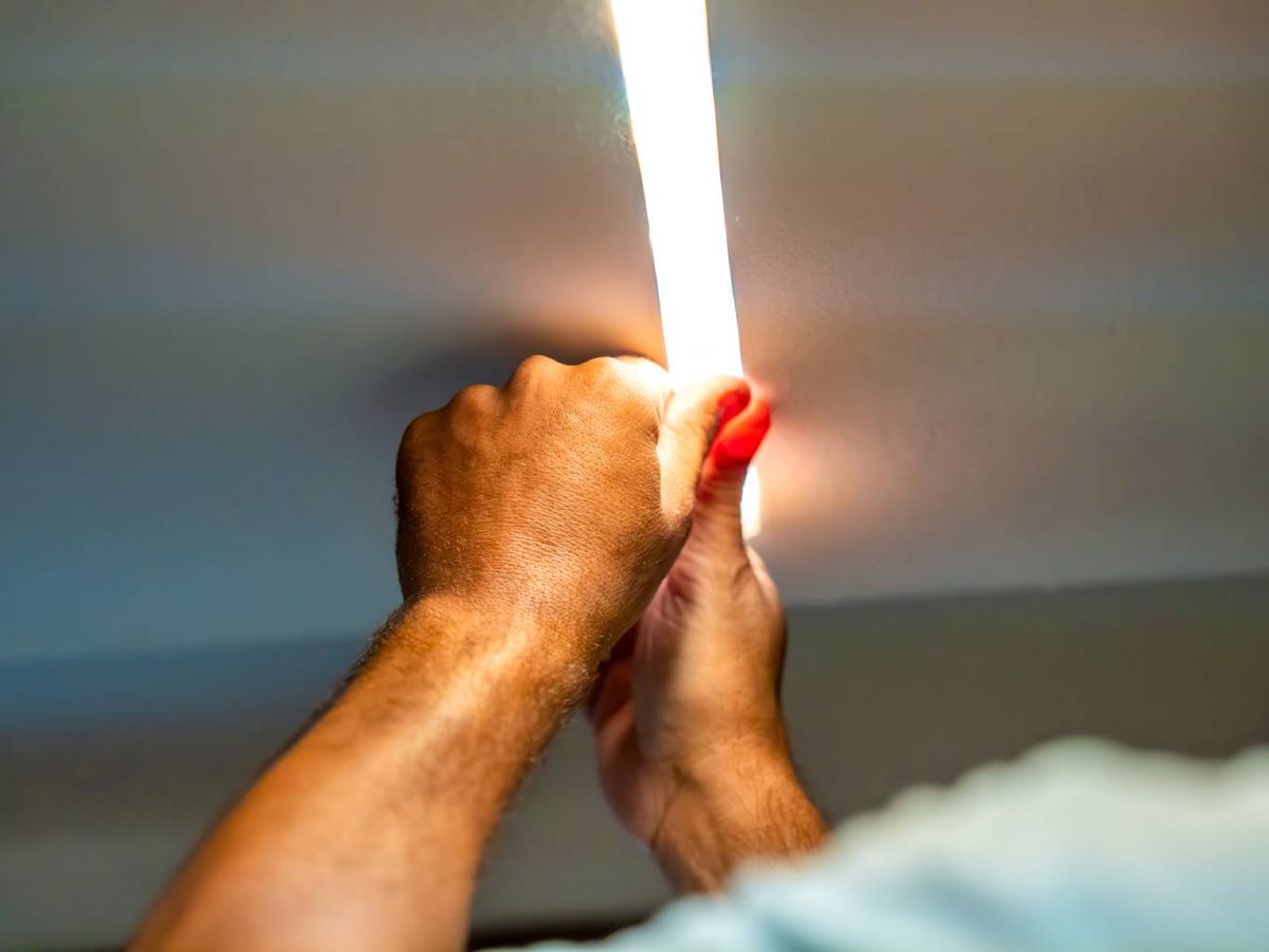 Las tiras LED son una opción ideal si estás empezando en el mundo del bricolaje.