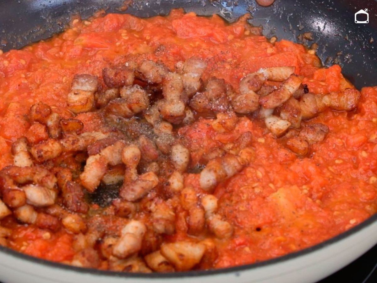 Salsa amatriciana para los espaguetis