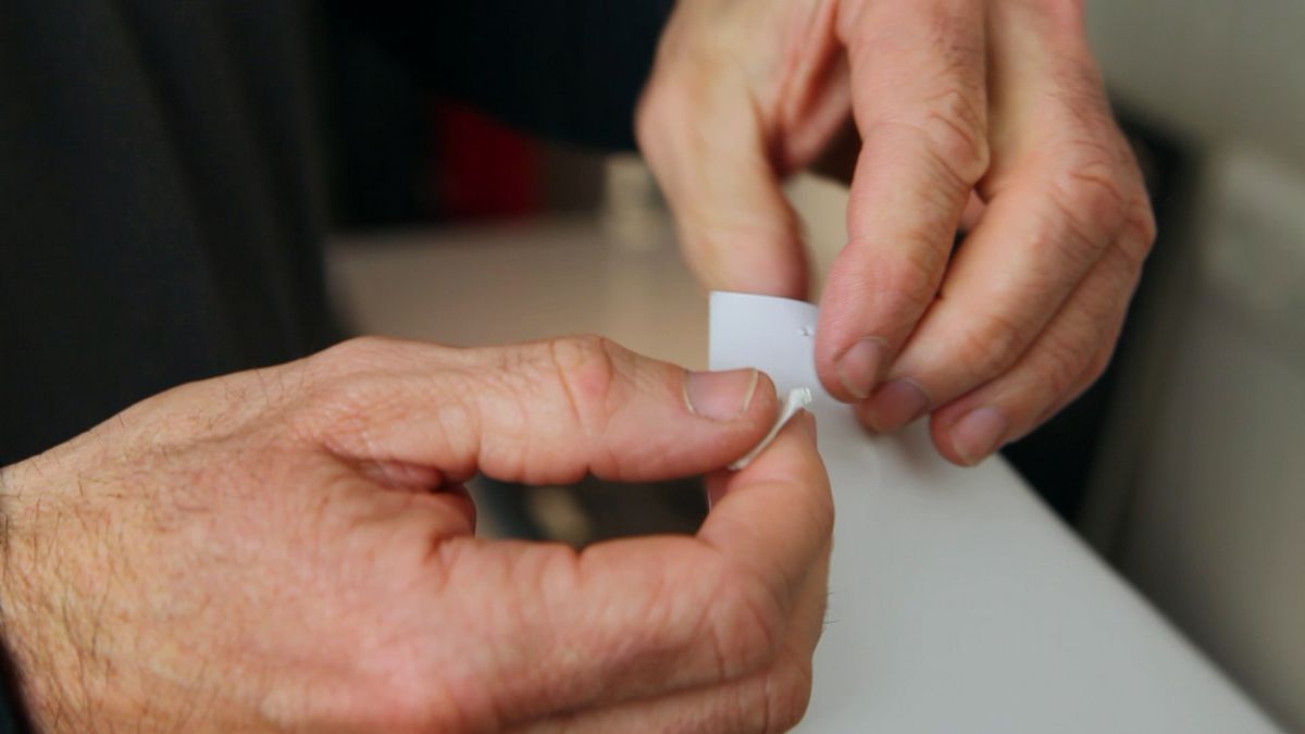 Usos de la masilla adhesiva paso 2