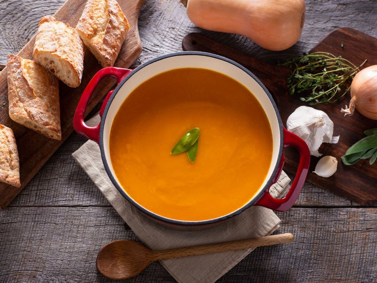 Clásico del otoño francés: soupe de potiron, una crema ligera de calabaza