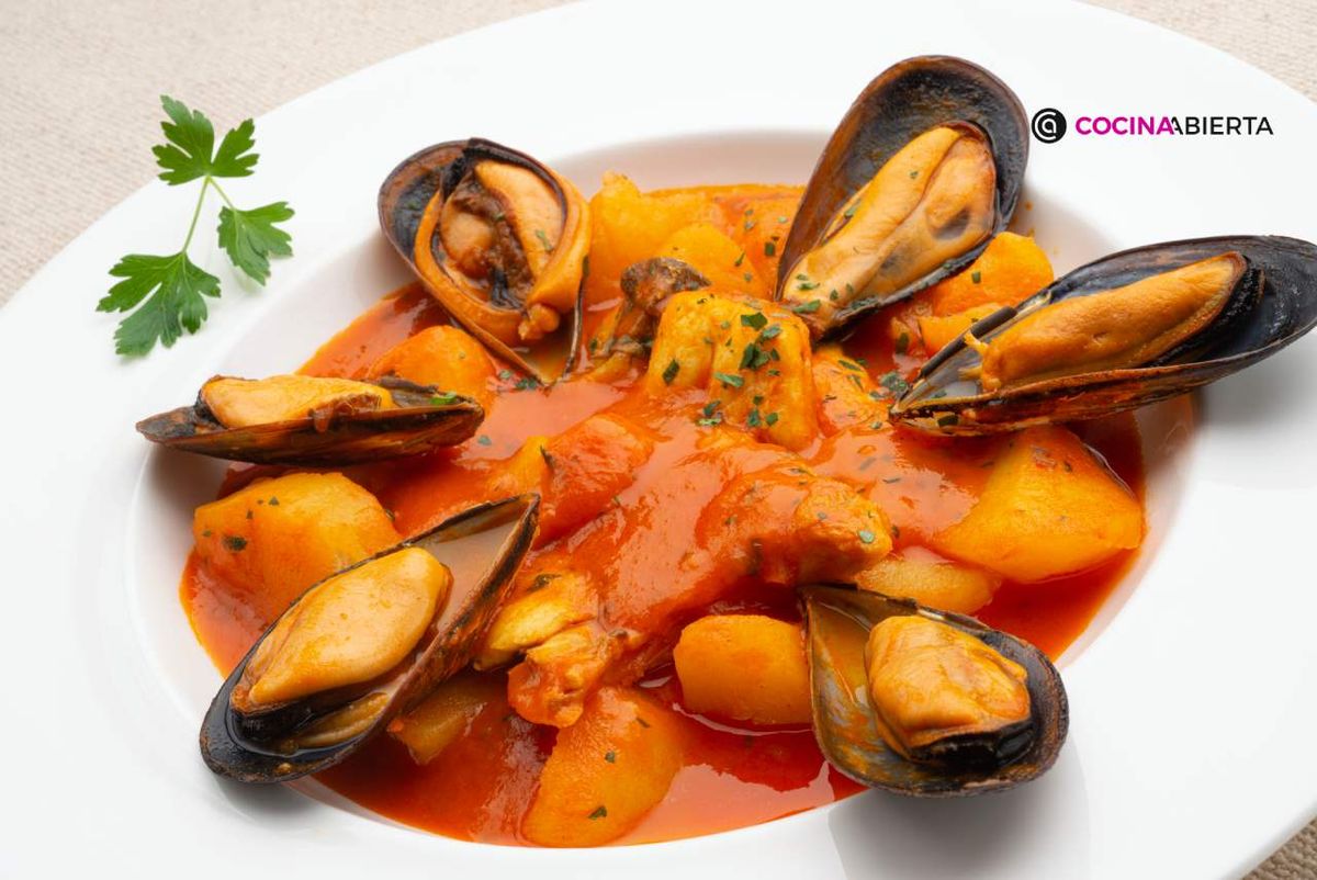 Un guiso de pescado sabroso y fácil de hacer