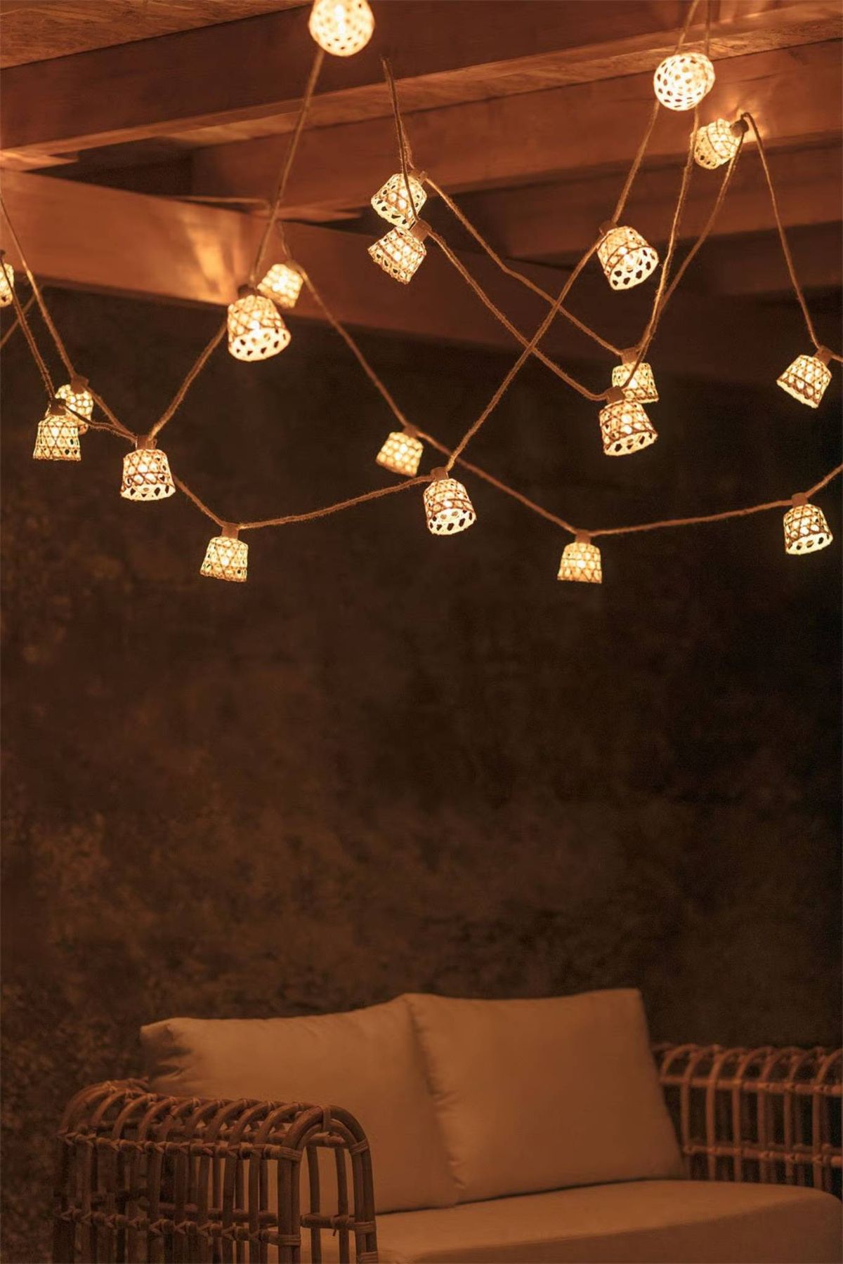 Porche con guirnalda de luces para exterior Ducrot.