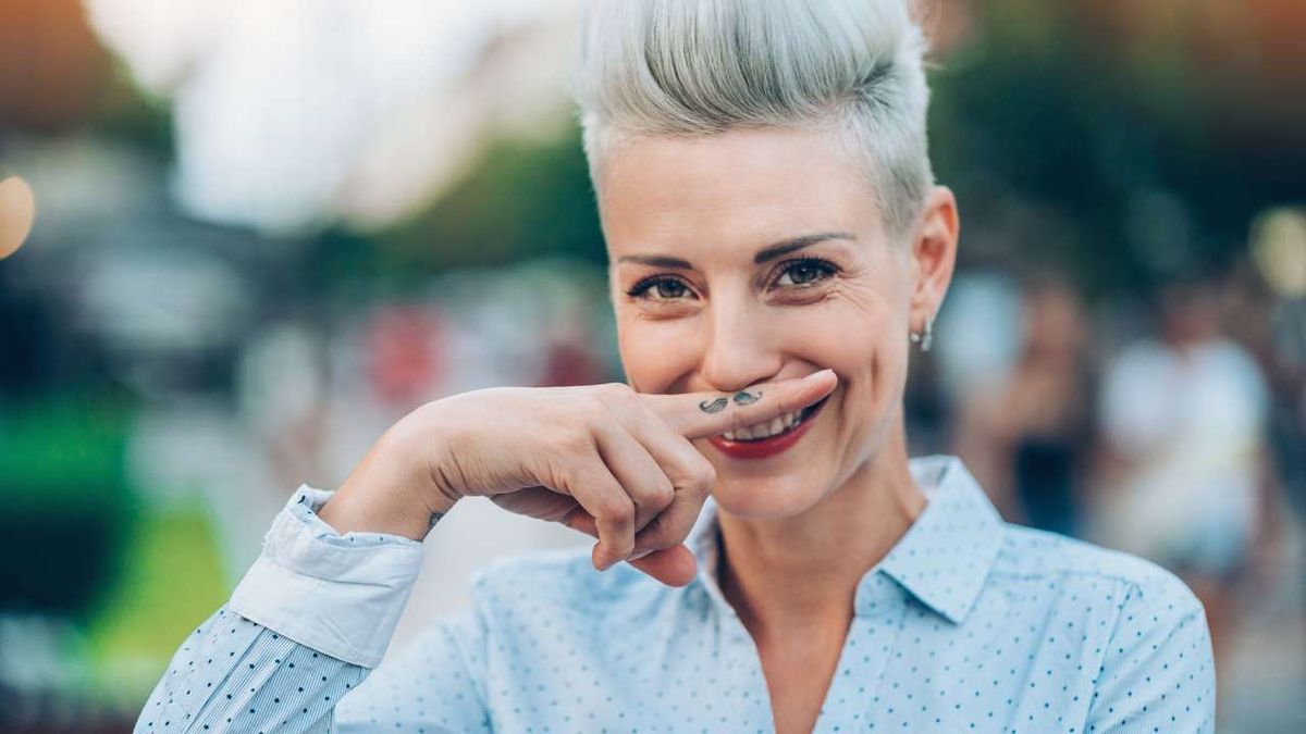 6 tatuajes pequenos para mujer entre las que te sera dificil elegir portada