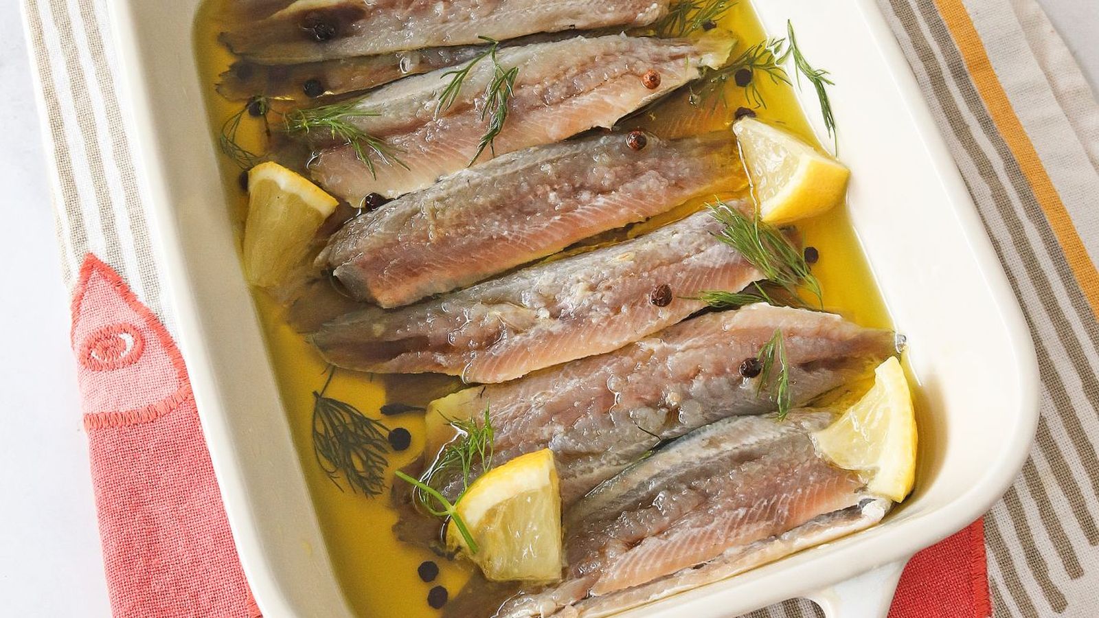 Sardinas con limón y aceite