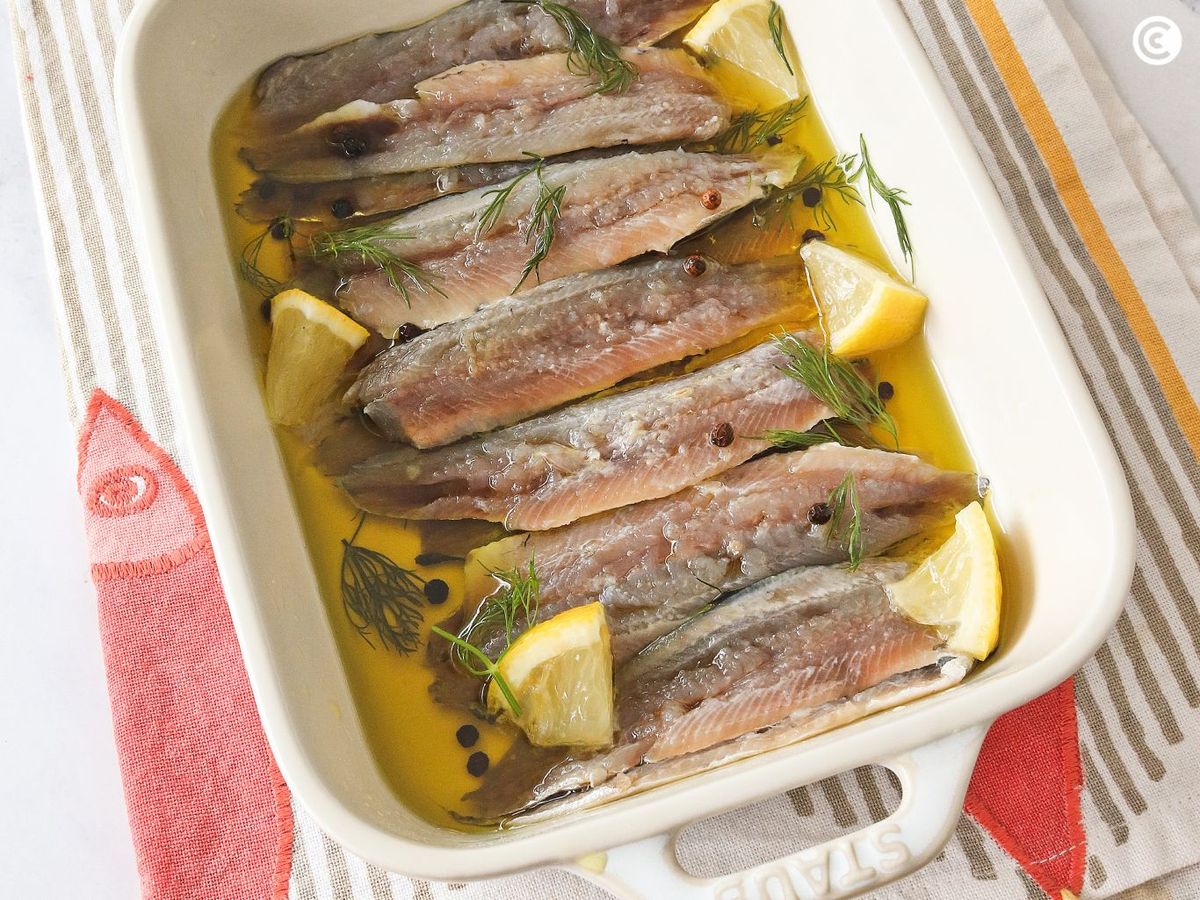 Sardinas en salazón con aceite