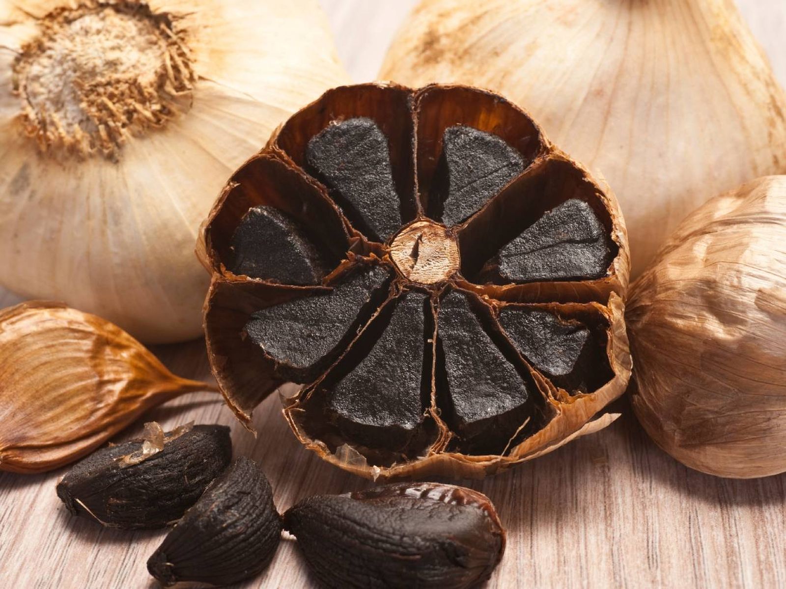 El ajo negro es un producto fermentado delicado que requiere conservación en frío una vez abierto.