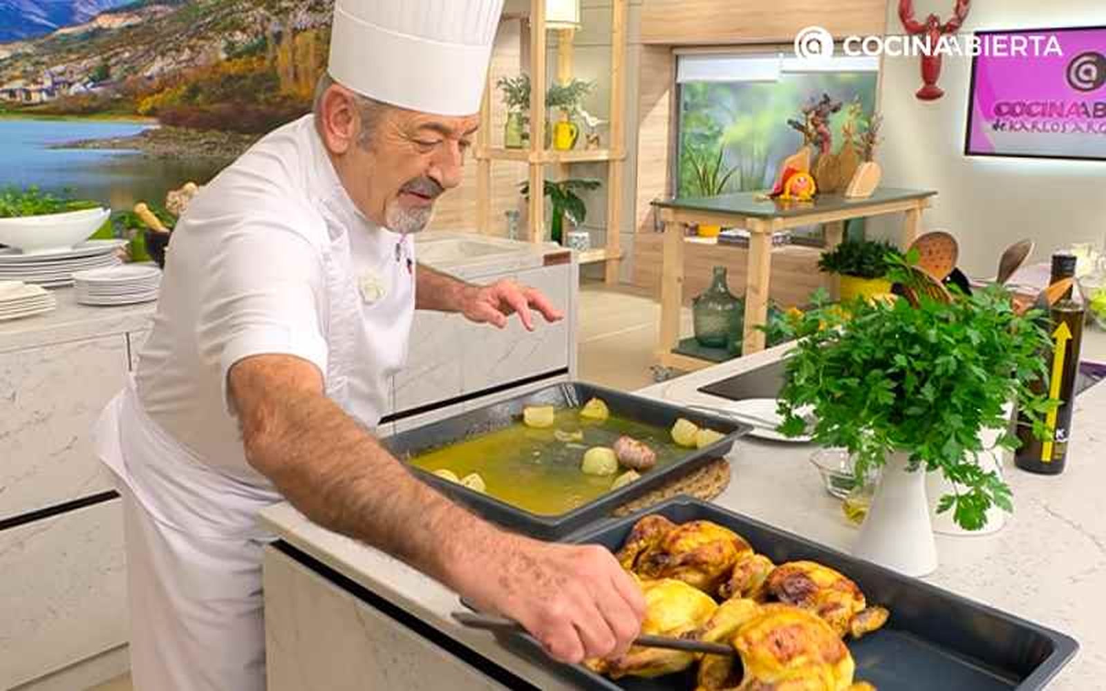 Mantén los picantones a la naranja calientes en el horno Mantén los picantones a la naranja calientes en el horno