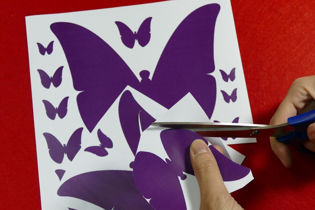 Mariposas para decorar la pared paso 2