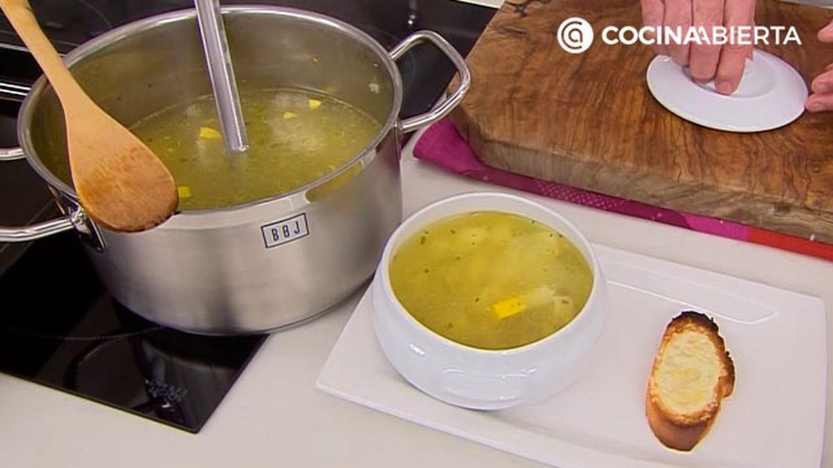 sopa de ave con patatas receta facil rapida karlos arguinano karl67470321 paso5