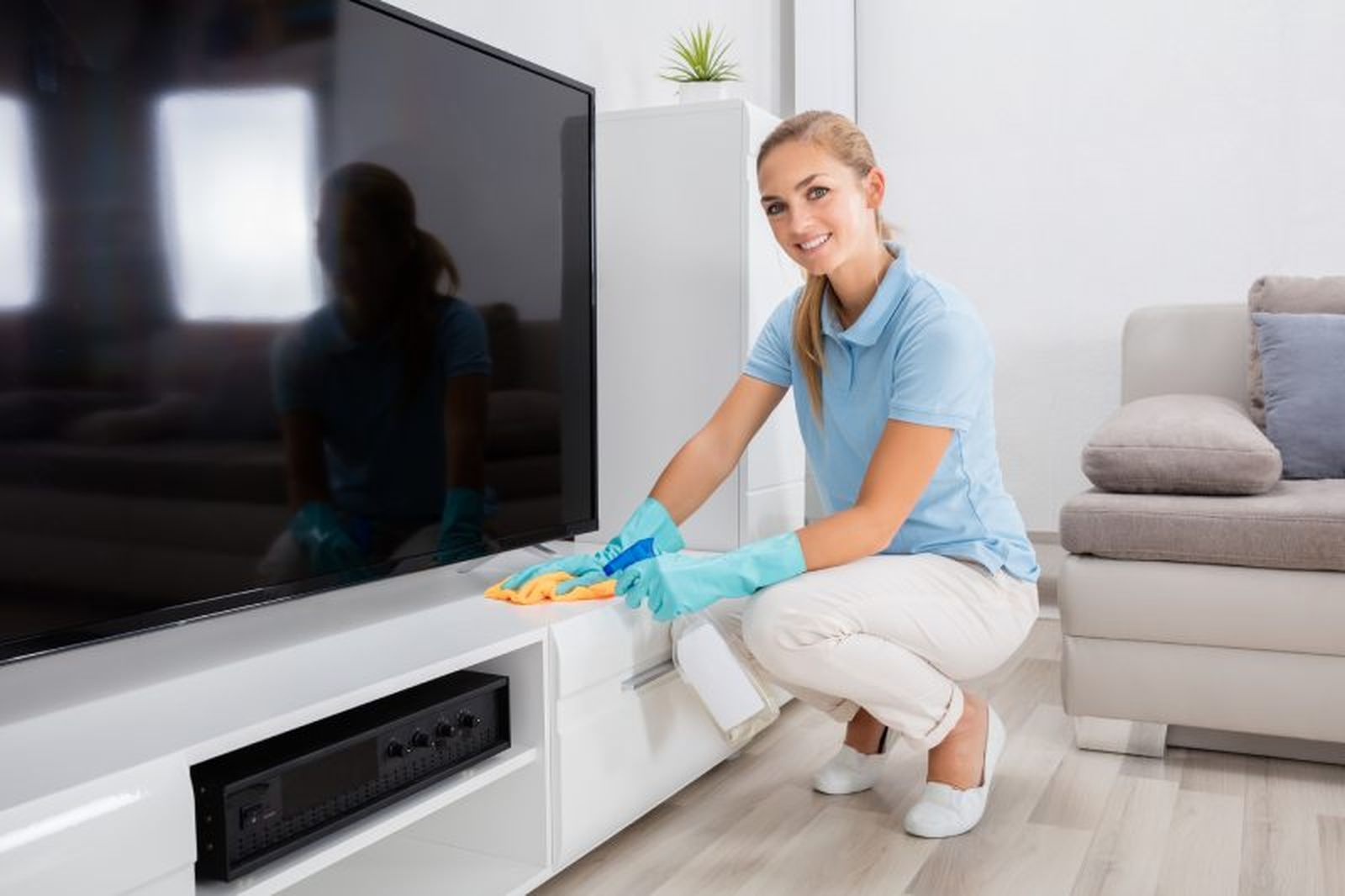 Puedes usar vinagre para limpiar el mueble de la tv Puedes usar vinagre para limpiar el mueble de la tv