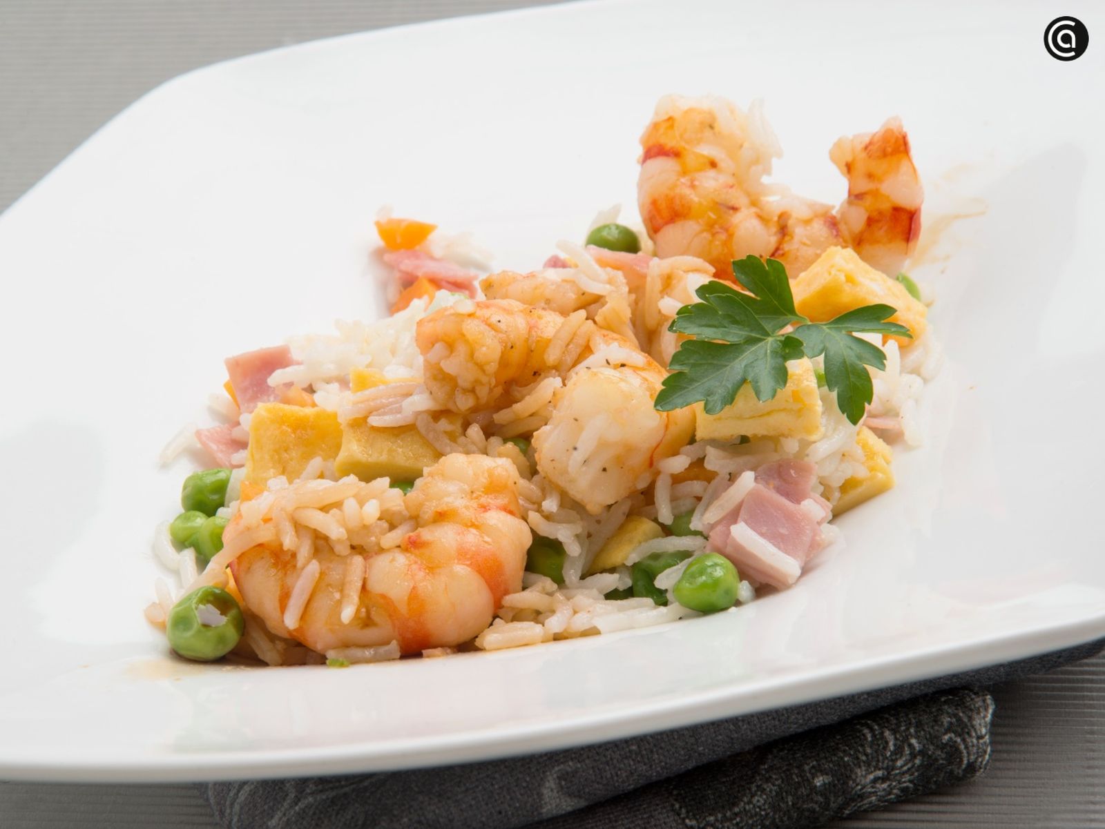 Arroz frito tres delicias de Karlos Arguiñano, fácil y casero