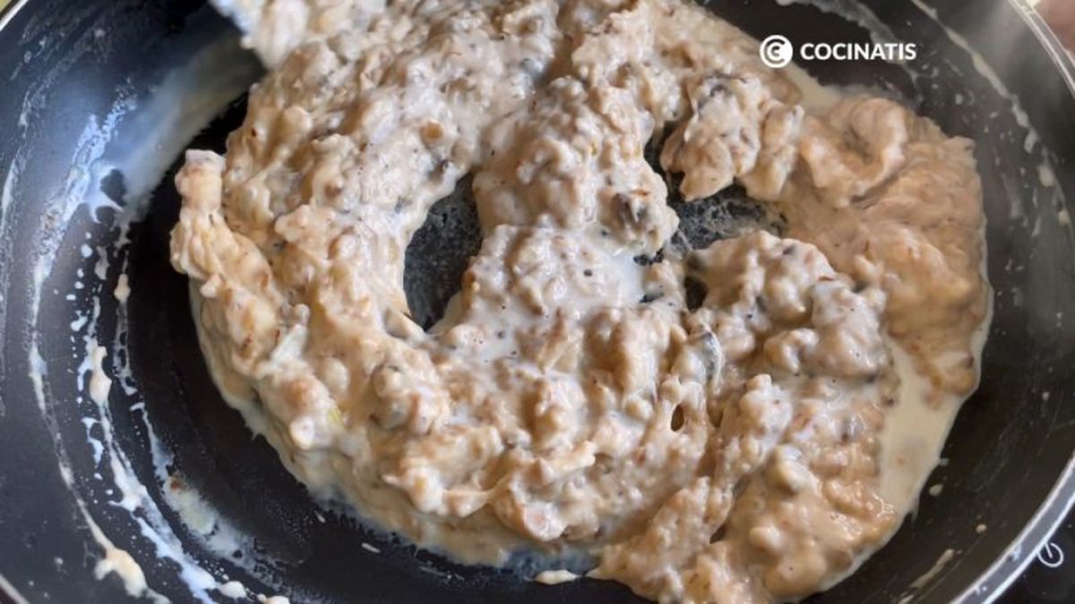 Preparamos la bechamel con boletus