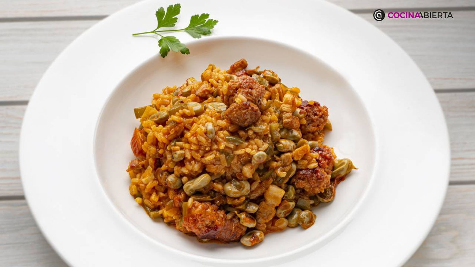 arroz con habitas y butifarra receta