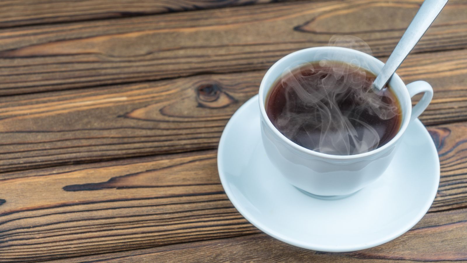 Aunque recalentarlo parece la solución fácil, el café nunca recupera el sabor de cuando está recién hecho.