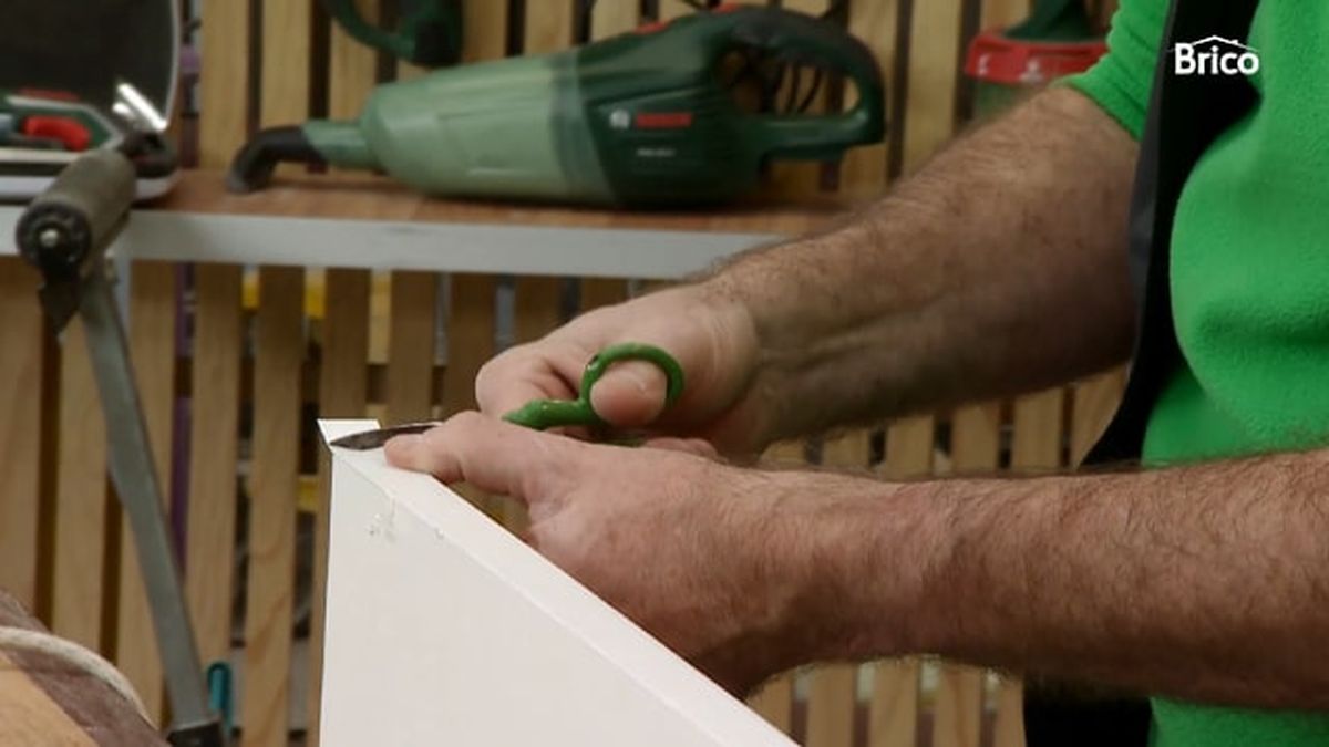 Cómo hacer un escritorio abatible paso 4