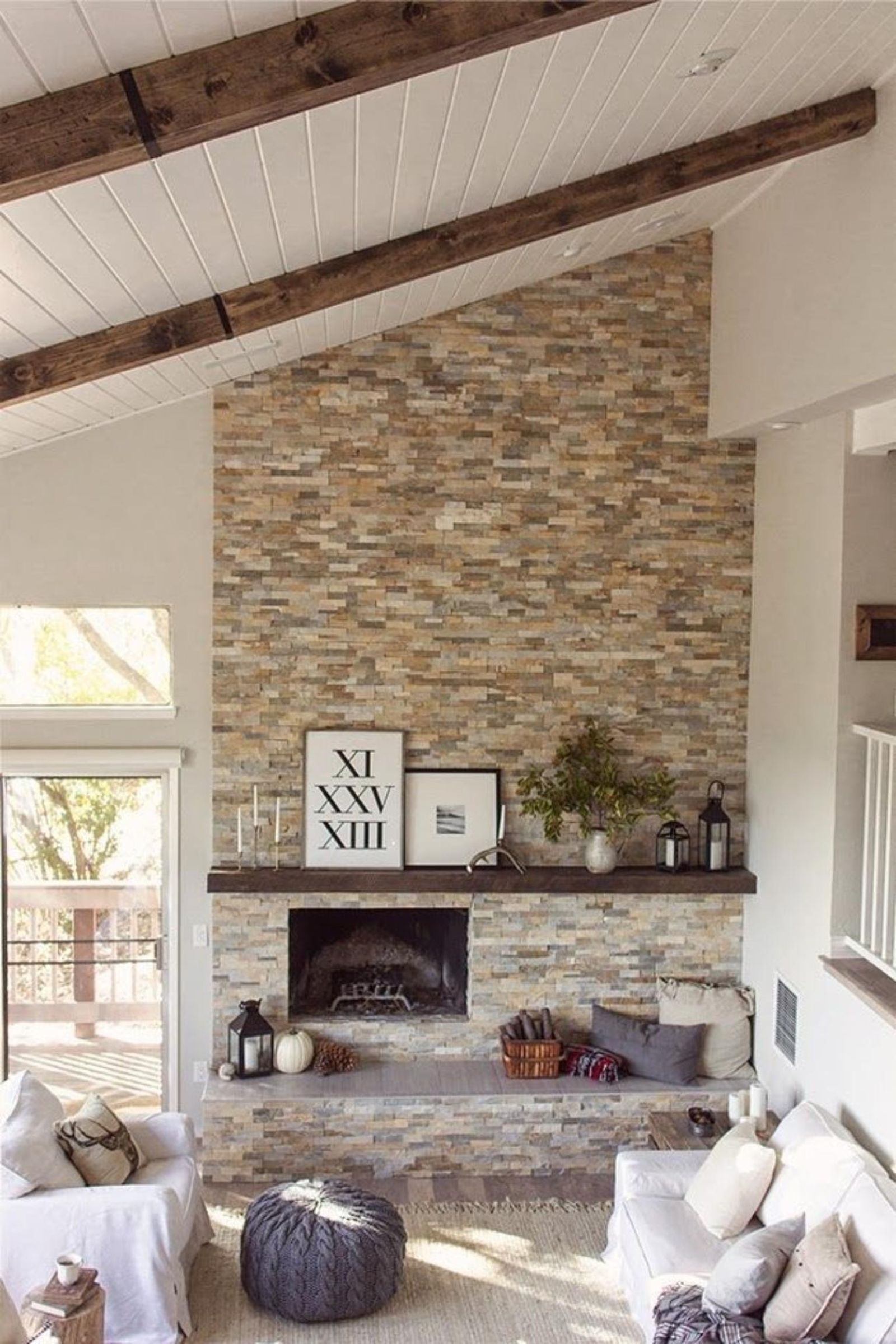 Salón de estilo cabincore. Salón de estilo cabincore.