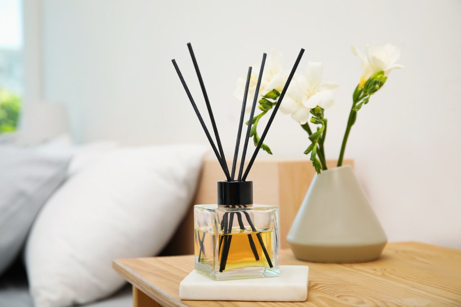 Aprende a preparar tu propio aroma para reutilizar los frascos de mikado