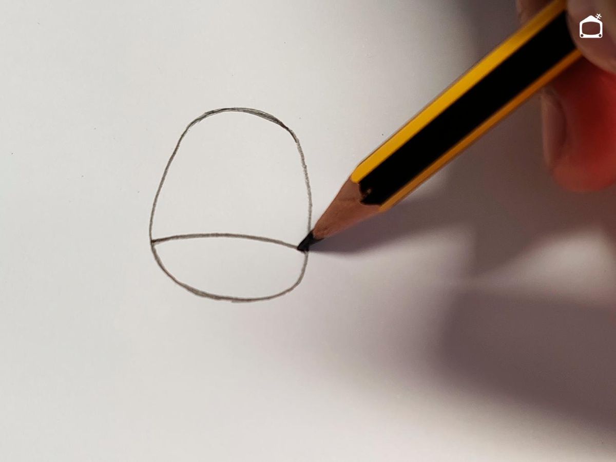 Primer paso para dibujar una vaca en estilo infantil.