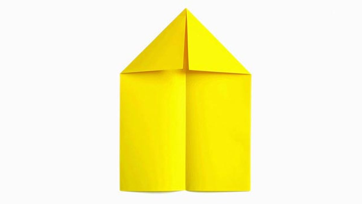 Cómo hacer aviones de papel paso 2