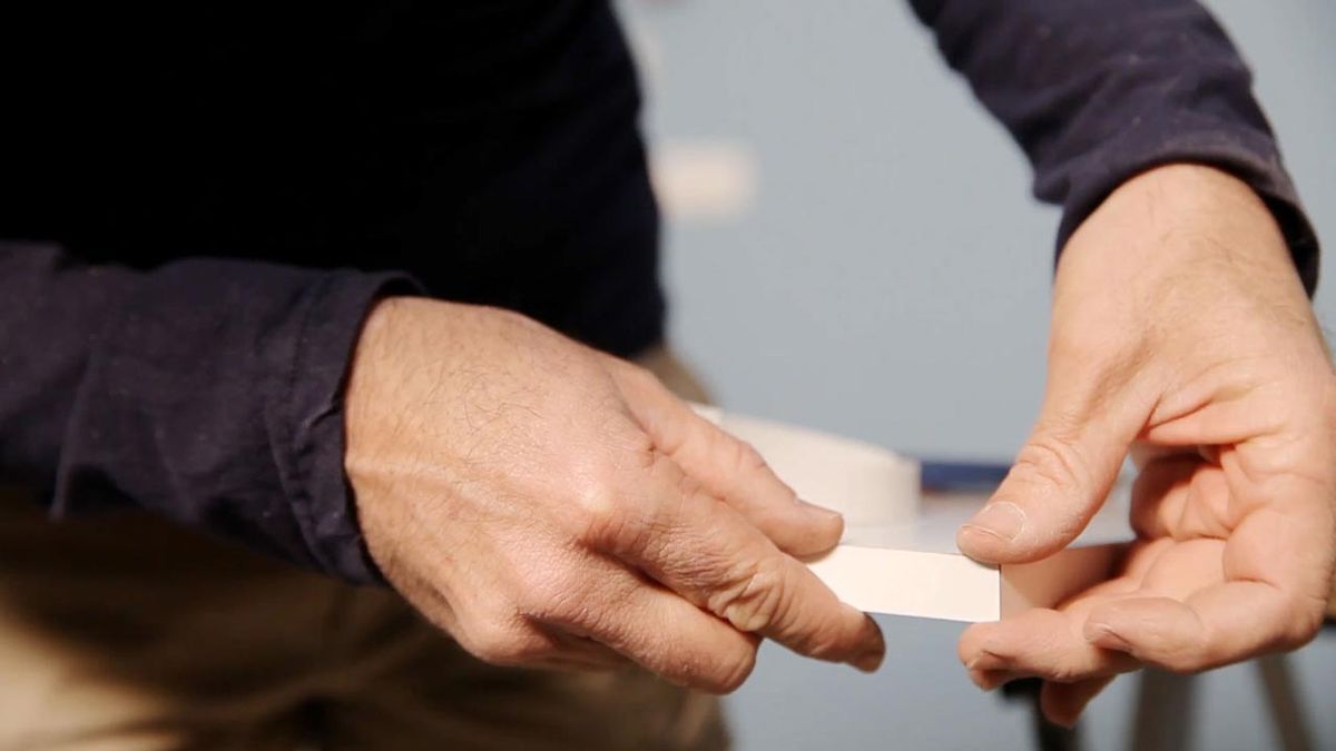 Cómo colocar una balda encima de la puerta paso 3