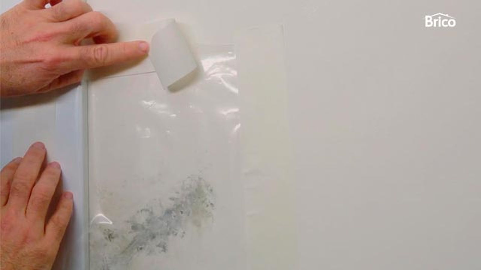 Eliminar humedad por condensación en pared de cocina paso 1 Eliminar humedad por condensación en pared de cocina paso 1