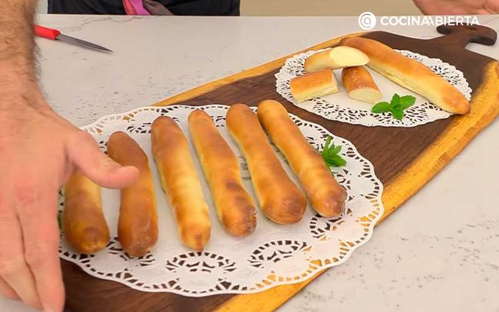 Sirve y decora con hojas de menta Sirve y decora con hojas de menta