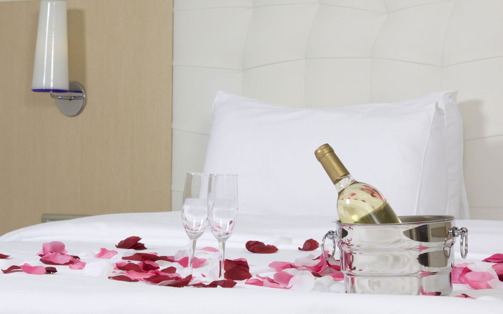 Decoración de camas para san Valentín 4