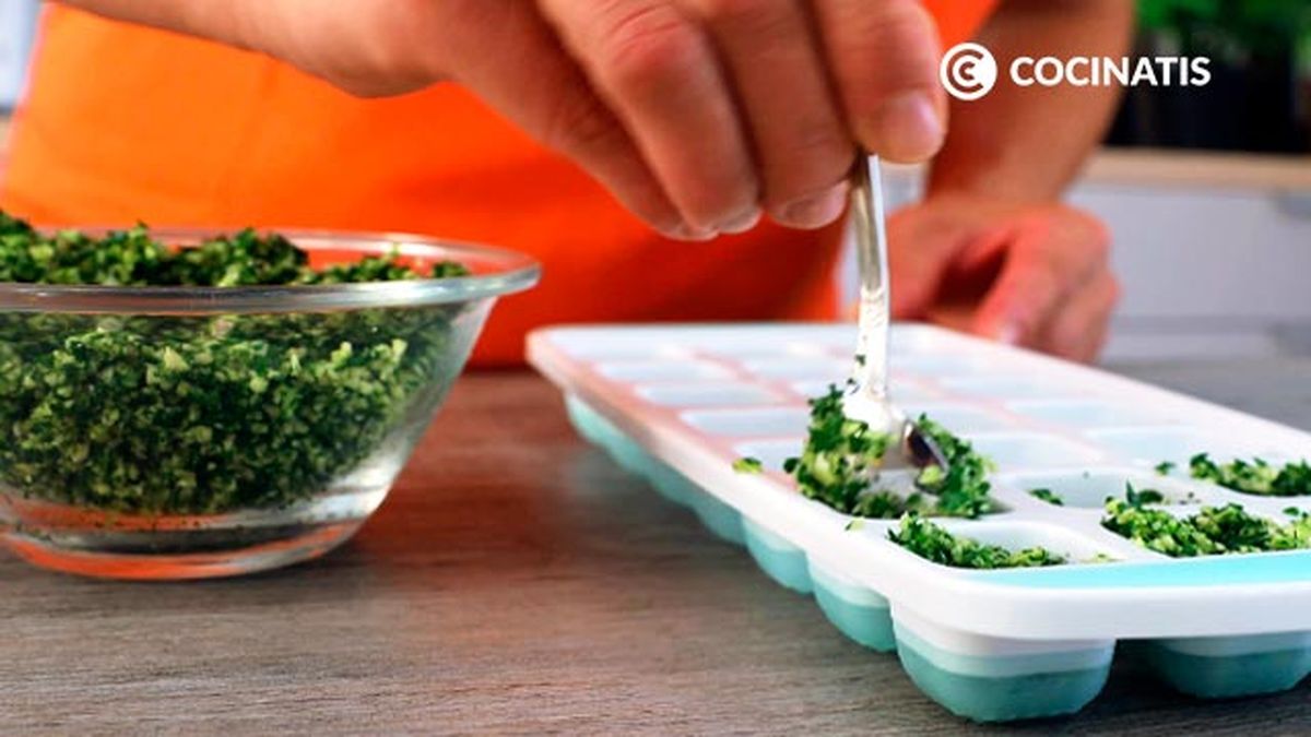 Perejil en cubitera de hielo