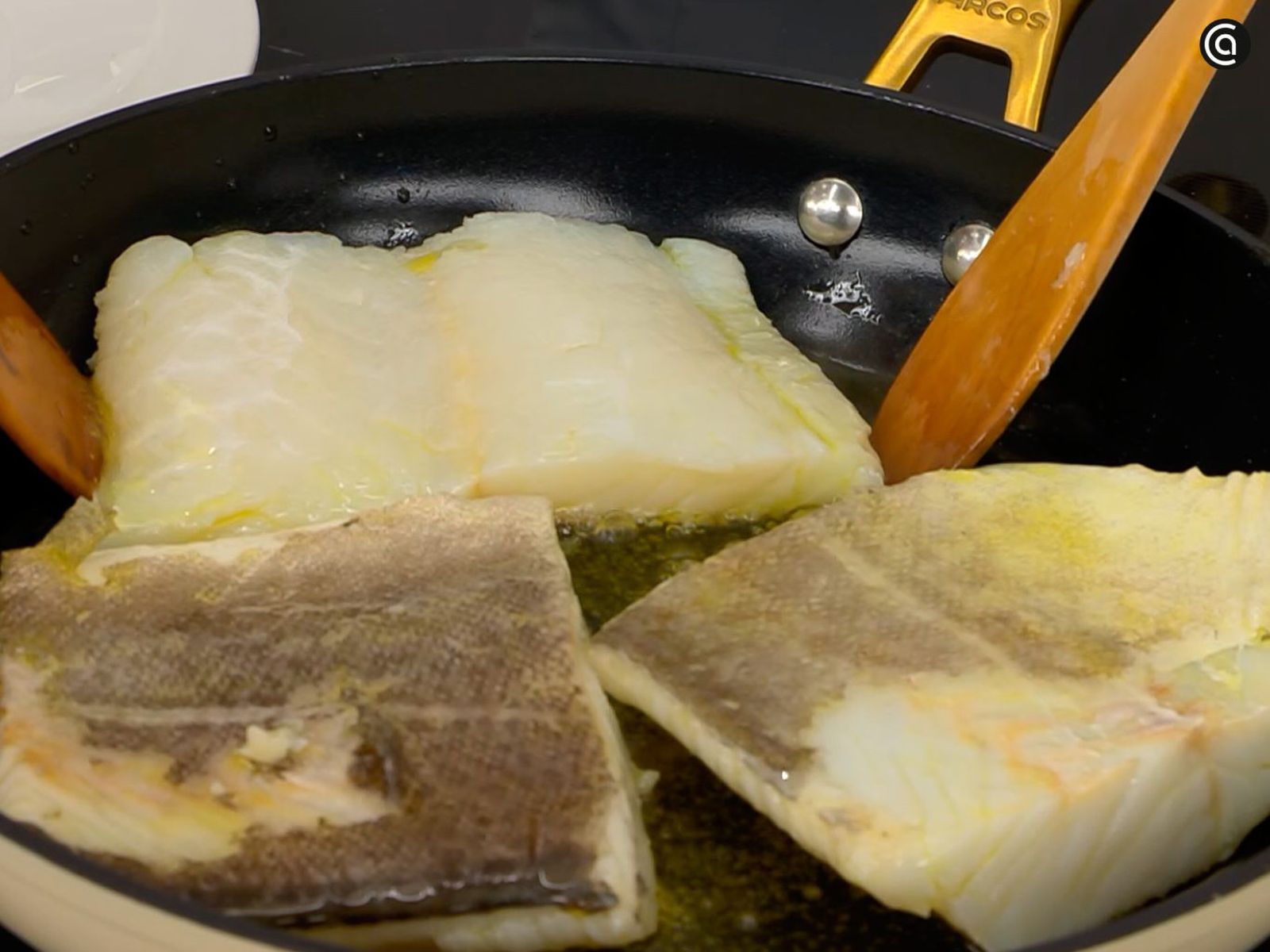 Cocina el bacalao a fuego medio