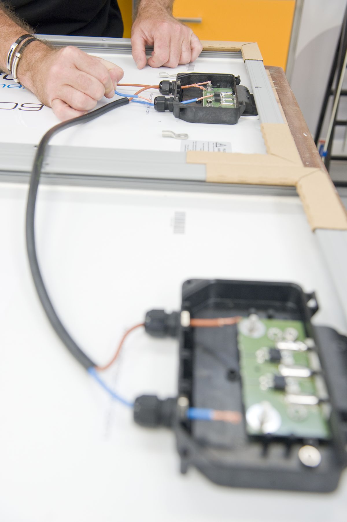 brico 0527 Instalacion placas fotovoltaicas paso 3