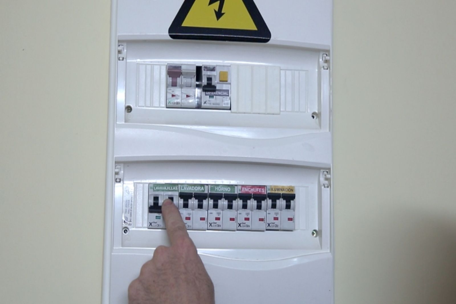 Localizar avería en instalación eléctrica paso 6 Localizar avería en instalación eléctrica paso 6
