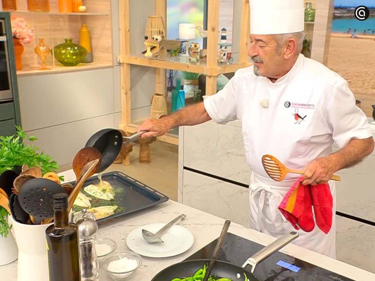 Riega de nuevo los lomos con el jugo del refrito