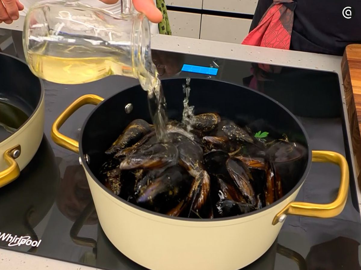 Pon los mejillones a cocer