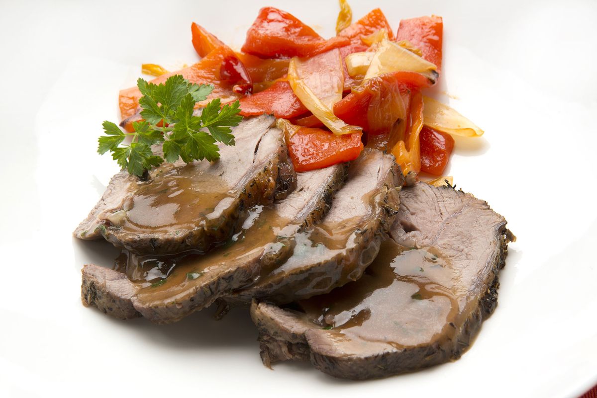 5738 1 Espaldilla asada con pimientos y cebolletas (1123) xl